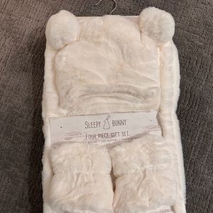 NWT Sleepy Bunny 4 Piece Gift Set for Baby